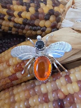 Adorable NWOT Native American Navajo Onyx & Amber Sterling Bee Brooch 🧡🐝🖤🎁